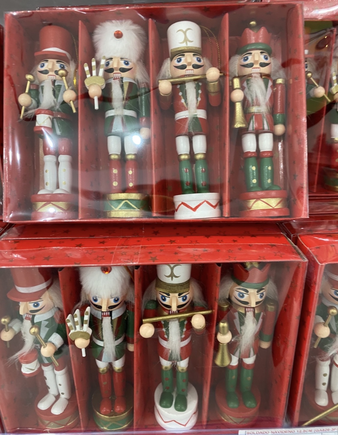 Set de Cascanueces Navideños de Madera – 4 piezas - Imagen 2