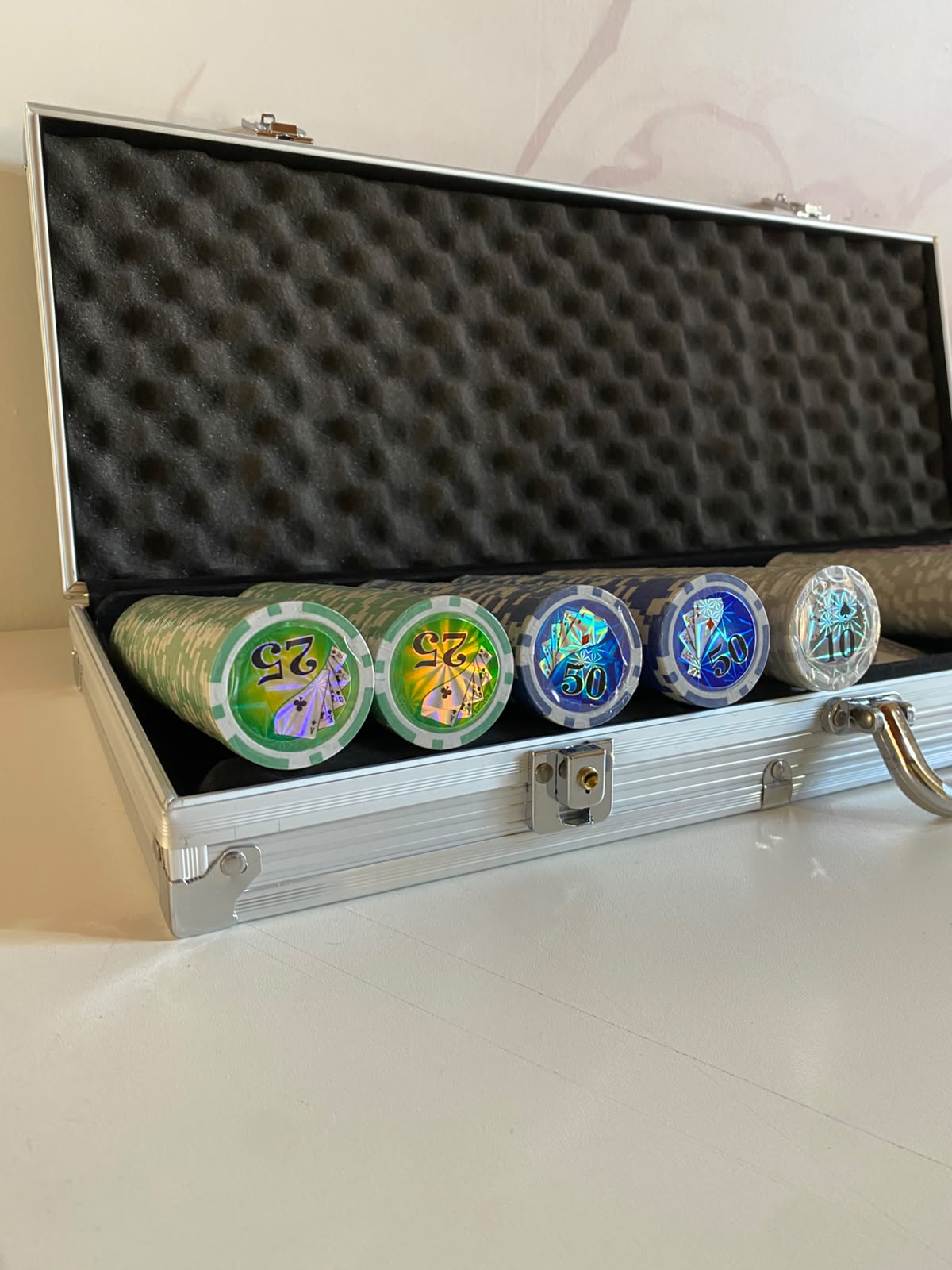 Maletín de Póker Profesional 500 Piezas – Edición Efecto Holográfico ♠️♦️♣️♥️ - Imagen 6