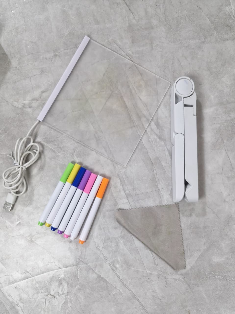 Lámpara LED de Acrílico con Tablero para Escribir y Dibujar - Imagen 3