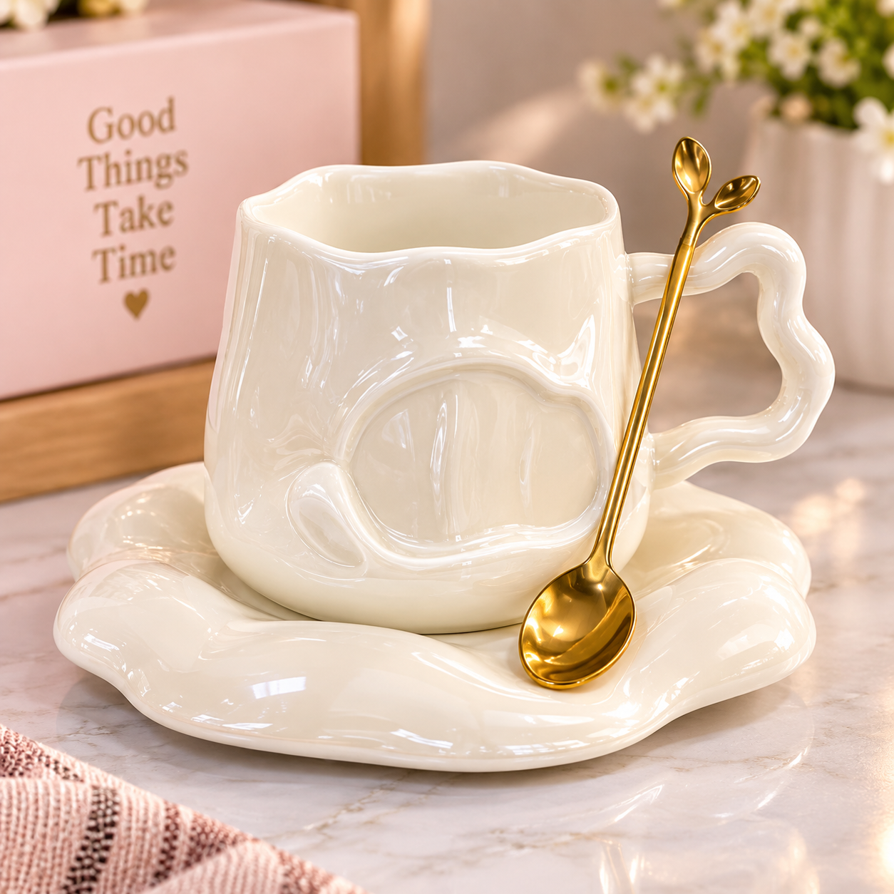☕ Taza de Cerámica con Platito y Cucharita Dorada ✨